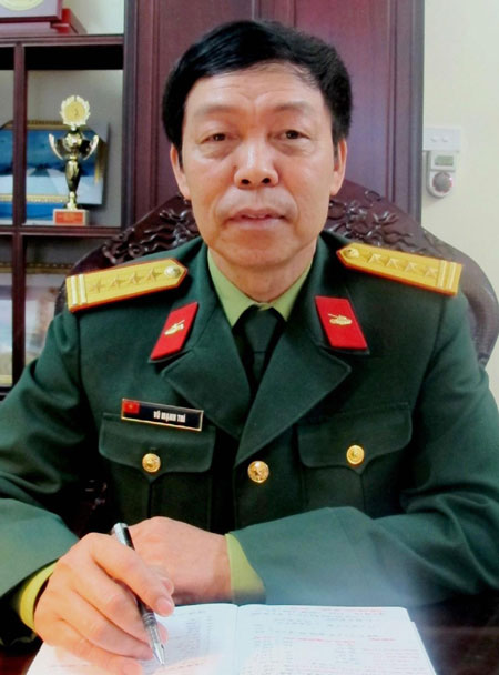 Phát huy dân chủ, chống bè phái, tiêu cực