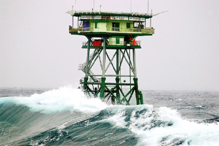 Khảo sát vị trí nhà giàn