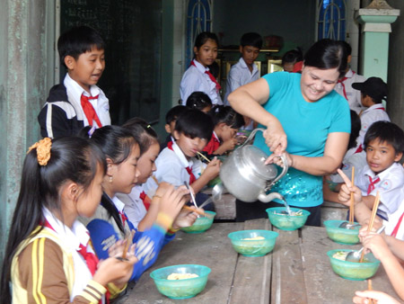 Bữa mì trưa tràn đầy tình thương