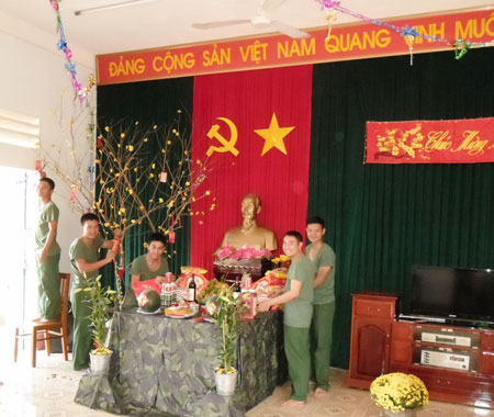 Lính xe tăng vui Xuân, đón Tết Ất Mùi 2015 