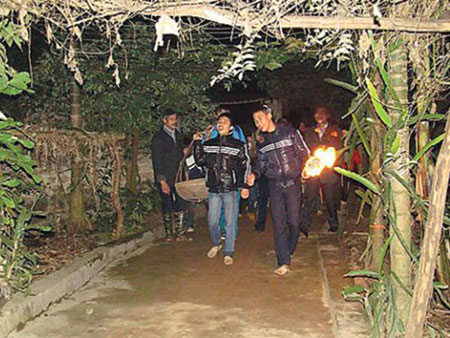 Lễ gọi gạo - nét đẹp đón giao thừa ở làng cổ Phúc Lễ 