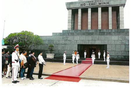 Vinh dự, tự hào người chiến sĩ bên Lăng Bác