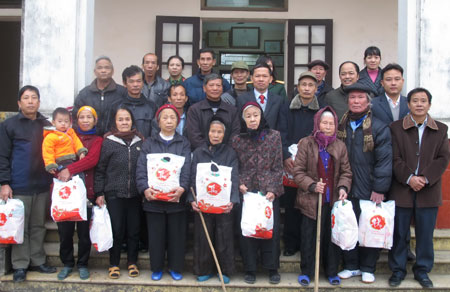 Nhớ lại thời “nhường cơm, sẻ áo”