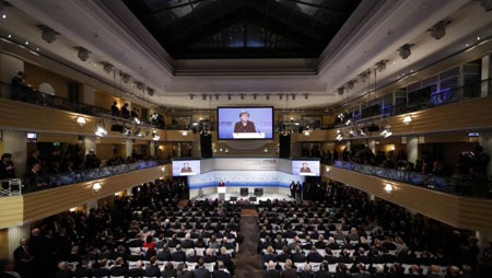 Khủng hoảng U-crai-na làm “nóng” Hội nghị An ninh Mu-ních 