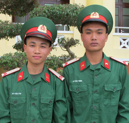 Dành tiền thưởng gửi về giúp mẹ