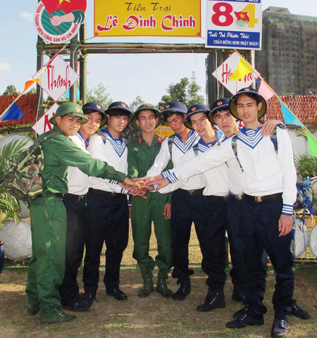 Gác việc riêng lên đường nhập ngũ