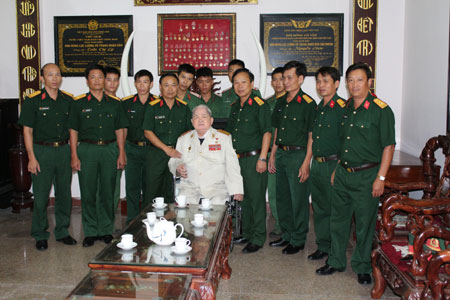 Nghĩa tình của sư đoàn trưởng “thét ra lửa”