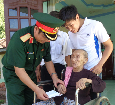 Hạnh phúc, tự hào được về bên mẹ