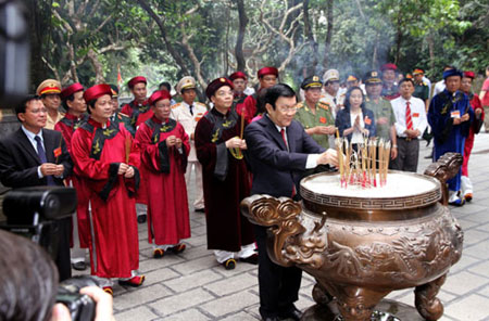 Giỗ Tổ Hùng Vương - Lễ hội Đền Hùng 2015: Lắng đọng giá trị văn hóa cội nguồn