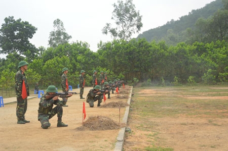 Thi đua huấn luyện giỏi, mẫu mực về nền nếp chính quy