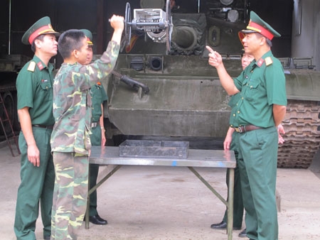 Sáng tạo kỹ thuật để huấn luyện, làm chủ vũ khí trang bị kỹ thuật