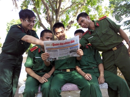 Say mê viết và đọc báo