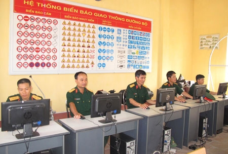  “Trên dưới cùng làm, cán binh vượt khó”