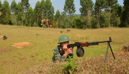 Bài 1: Rèn bộ đội thích nghi dần với nắng nóng