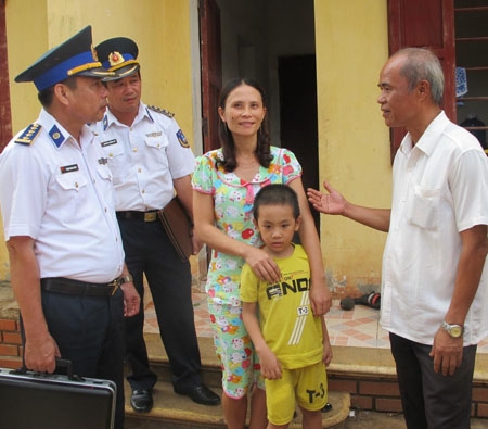 Chuyến tàu thắm tình quân - dân