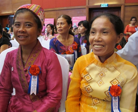 “Đôi mắt” của chồng…