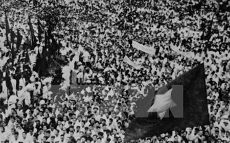 Cuộc cách mạng nổ ra và thành công là tất yếu lịch sử