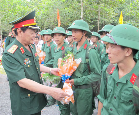 Các địa phương tổ chức trọng thể Lễ giao quân