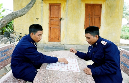 Cặp chiến sĩ sinh đôi tiêu biểu ở Lữ đoàn 131