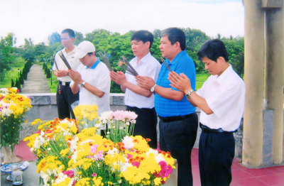  Còn người, còn chốt 