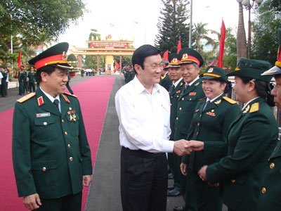 Chủ tịch nước Trương Tấn Sang thăm và làm việc tại Binh đoàn 15