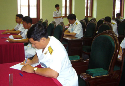 Tập trung nâng cao trình độ toàn diện đội ngũ cán bộ hải đội