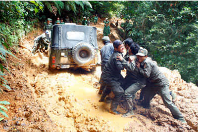 Mở đường cắm mốc