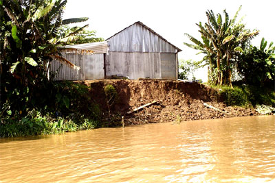 Nỗi lo... xói lở cù lao