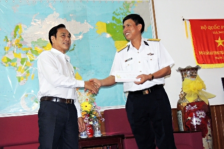 Các tỉnh Tây Nam bộ thăm, chúc Tết Bộ Tư lệnh vùng 5 Hải Quân