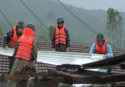 Thừa Thiên – Huế khẩn trương khắc phục hậu quả bão số 11 (xem clip)