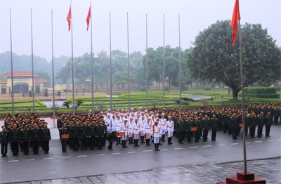 Xây dựng cơ quan chiến lược mẫu mực về điều lệnh, xây dựng chính quy