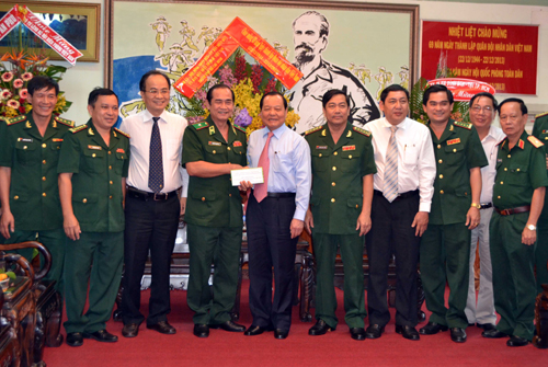 Lãnh đạo TP Hồ Chí Minh chúc mừng các đơn vị quân đội phía Nam