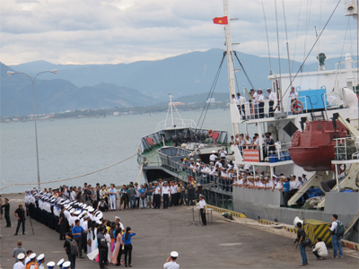 Vận chuyển gần 100 tấn hàng hóa, nhu yếu phẩm phục vụ Tết Giáp Ngọ 2014