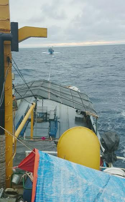 Cứu nạn 1 tàu cá ngư dân tỉnh Khánh Hòa bị trôi dạt trên biển 