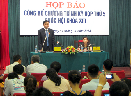 Kỳ họp thứ năm, Quốc hội khóa XIII: Xem xét thông qua 10 dự án luật và 1 Nghị quyết