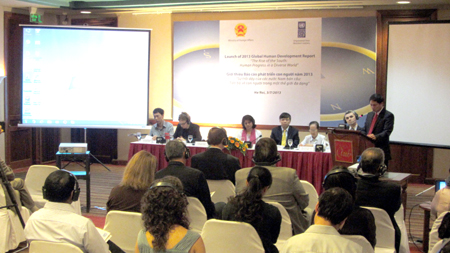 Việt Nam đạt được những tiến bộ hơn cả mong đợi về phát triển con người