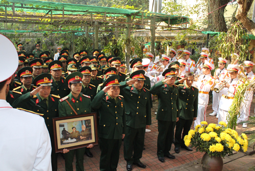  Dâng hương tưởng niệm Đại tướng Võ Nguyên Giáp