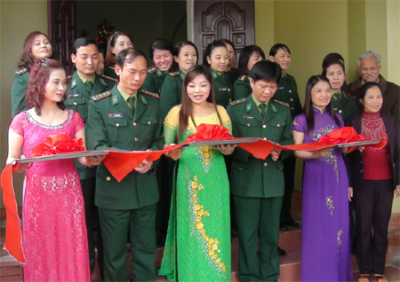 Khánh thành và bàn giao nhà tình nghĩa