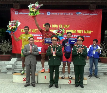 Trần Văn Quyền đội Quân đội 1 lập công dâng Bác