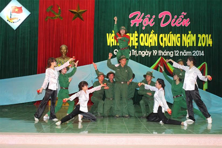 Sư đoàn 968 (Quân khu 4) hội diễn văn nghệ quần chúng năm 2014