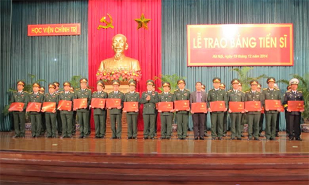 Học viện Chính trị trao bằng tiến sĩ cho 36 đồng chí