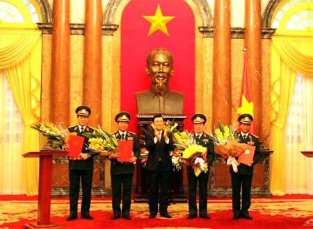 Trao quyết định thăng quân hàm Thượng tướng cho 4 cán bộ cấp cao QĐND Việt Nam