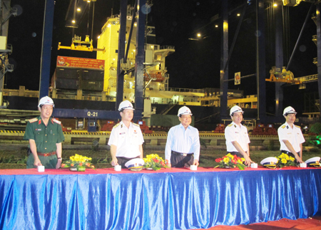 Lính thợ rộn rã vào Xuân