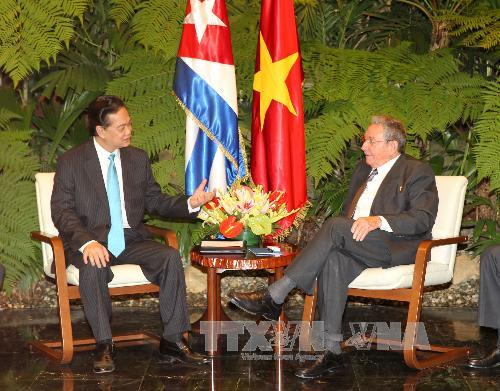 Thủ tướng Nguyễn Tấn Dũng hội đàm với Chủ tịch Raul Castro