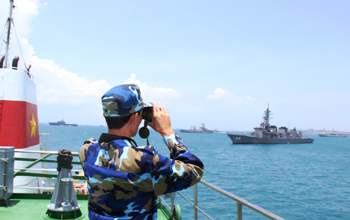 Tàu Hải quân Việt Nam đến điểm tập kết diễn tập KOMODO