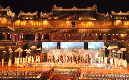 Festival Huế 2014: “Đại tiệc” nghệ thuật năm châu tỏa sáng    