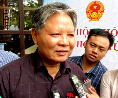 Nhà báo tham dự phiên tòa phải xuất trình giấy giới thiệu là không hợp lý