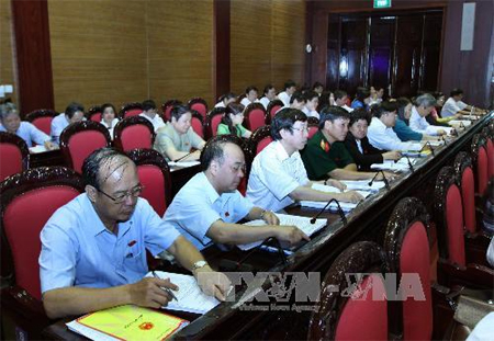 Hoàn thành việc kiểm tra thực tế hàng hoá chậm nhất là 8 giờ làm việc