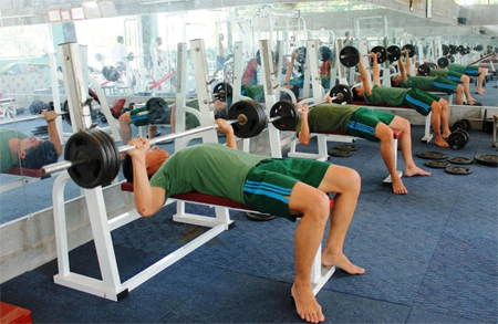 Khi chiến sĩ Cam Ranh rèn thể lực 