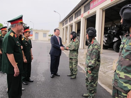 Đoàn đại biểu quân sự cấp cao Hàn Quốc thăm Tiểu đoàn Thiết giáp 47-Bộ Tư lệnh Thủ đô